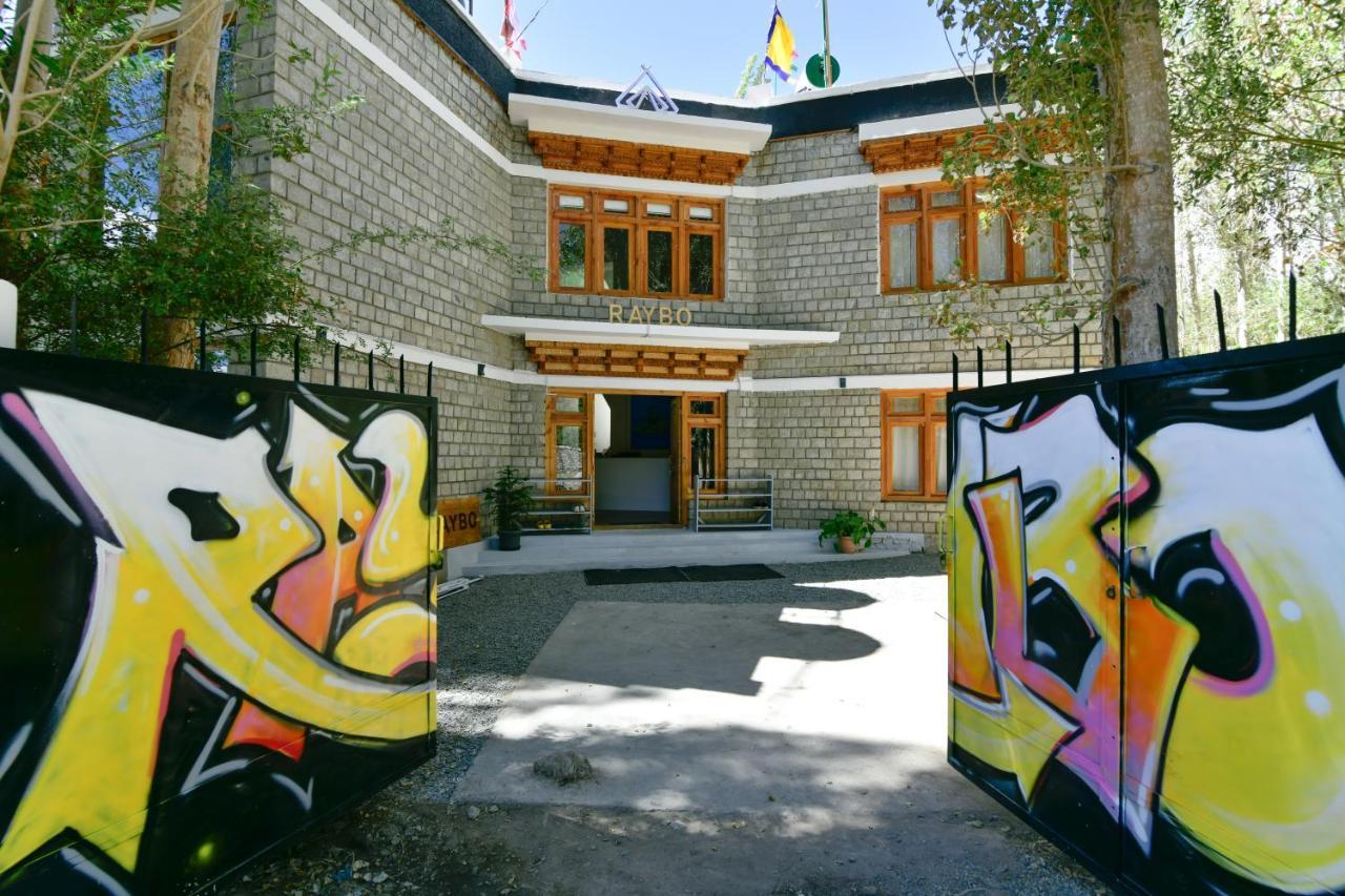 Raybo Hostel Leh Eksteriør bilde