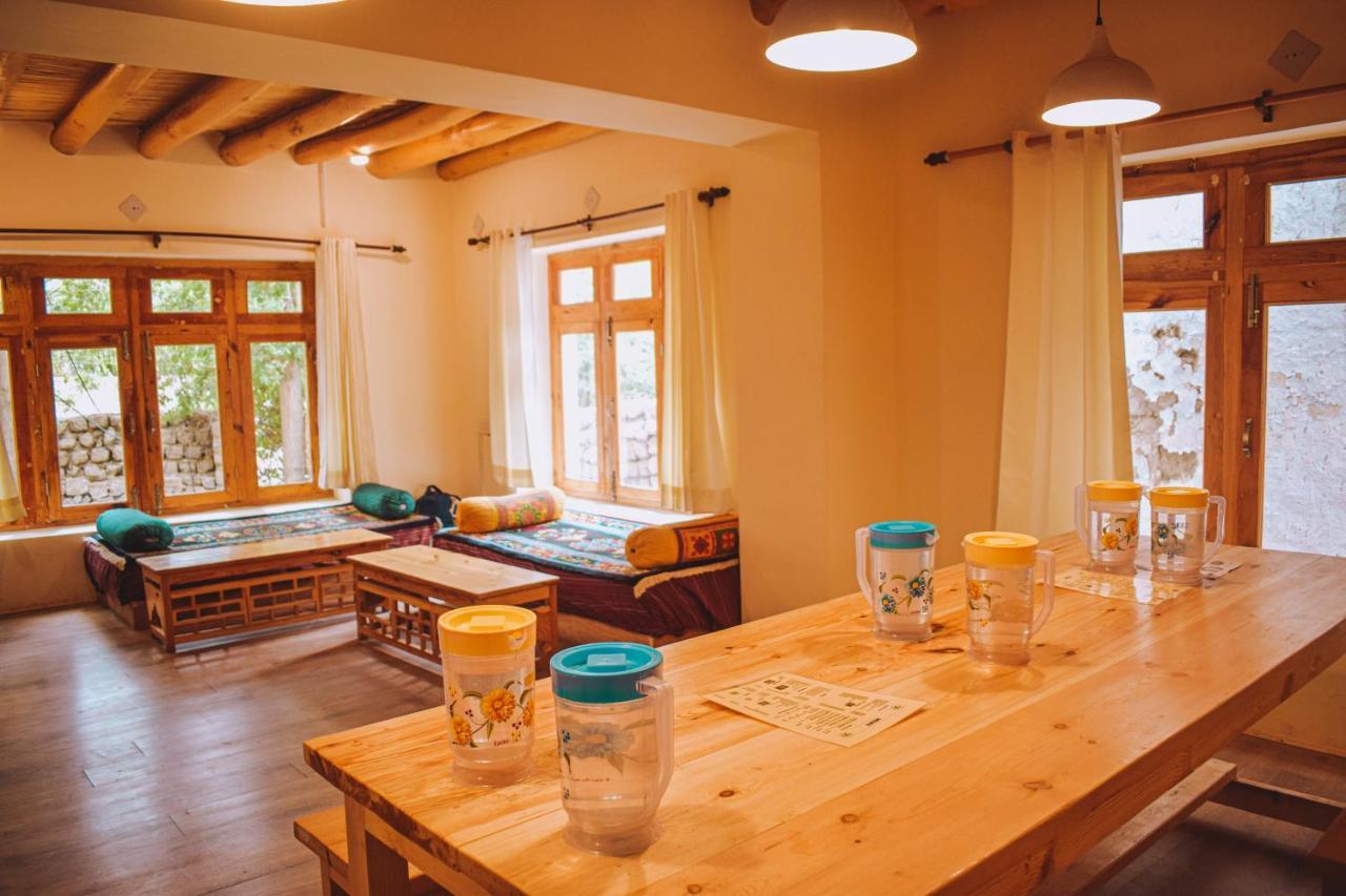 Raybo Hostel Leh Eksteriør bilde